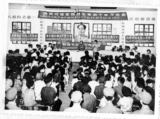 1968年5月17日，南宁“六七”学校举行开学仪式